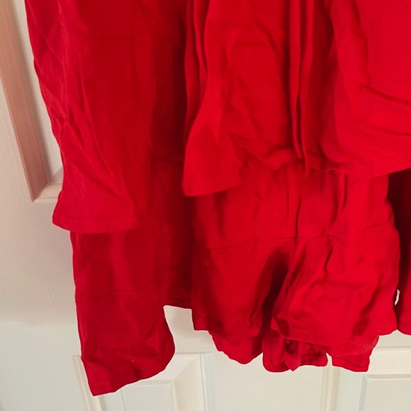 NWT Le Lis Red Puff Sleeve Tiered Romper Size Medium - Picture 3 of 16